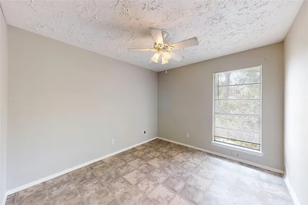 $1,900 | 2711 Heritage Colony Drive, Webster, TX 77598