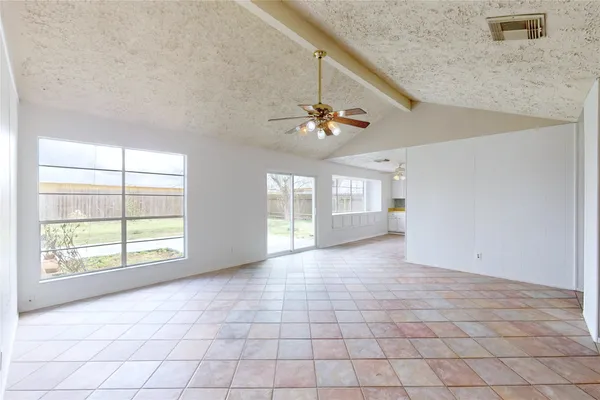 $1,900 | 2711 Heritage Colony Drive, Webster, TX 77598