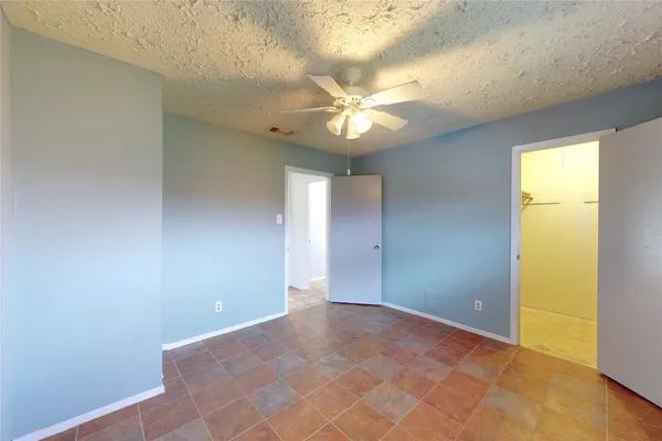 $1,900 | 2711 Heritage Colony Drive, Webster, TX 77598