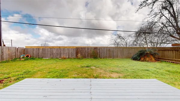 $1,900 | 2711 Heritage Colony Drive, Webster, TX 77598
