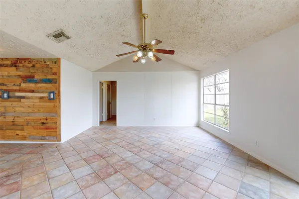 $1,900 | 2711 Heritage Colony Drive, Webster, TX 77598