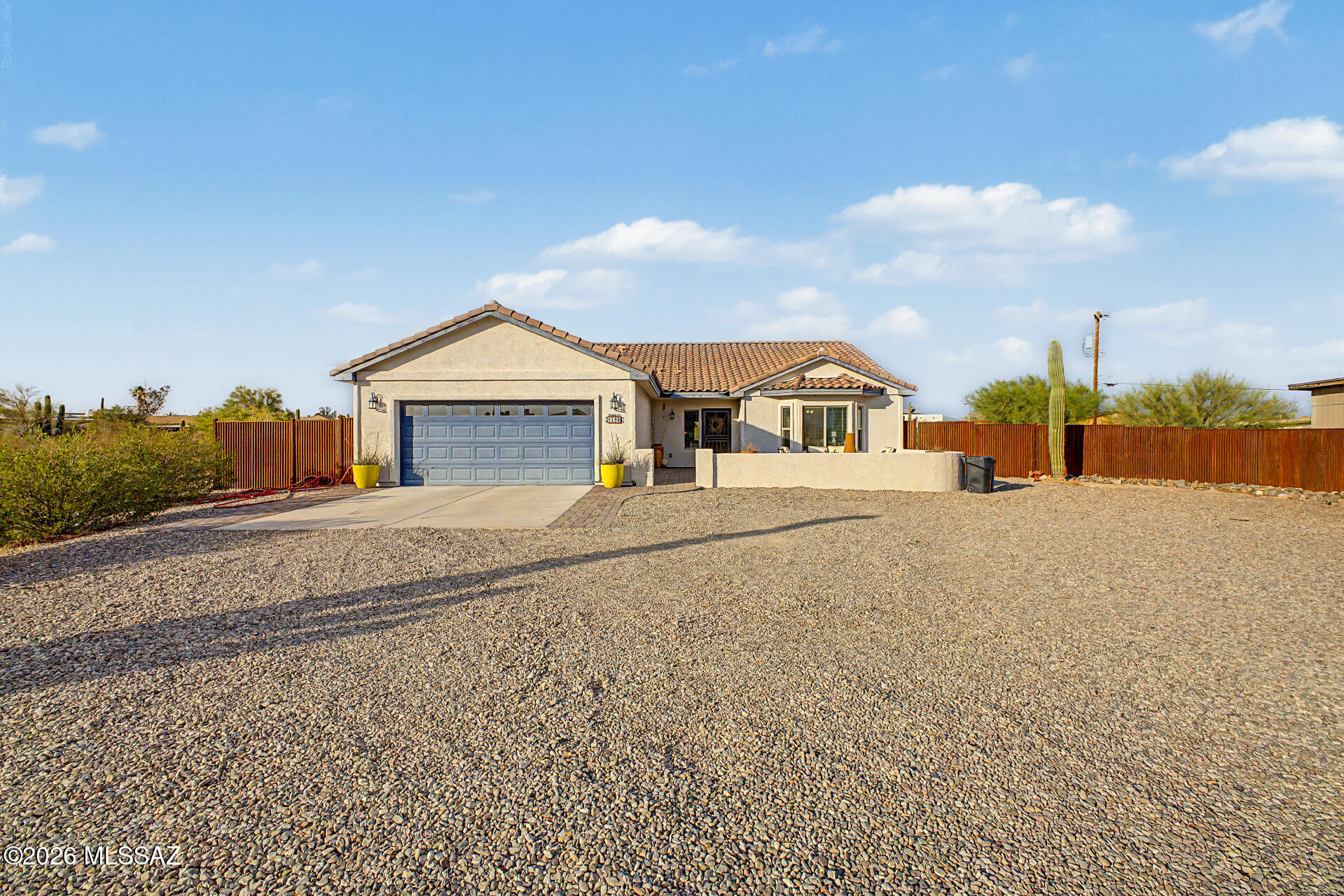 1146 West Las Lomitas Road Tucson, AZ 85704 - Photo 6 of 50 Large private front driveway