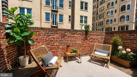 $575,000 | 1903 Spruce Street, Unit 3E, Philadelphia, PA 19103