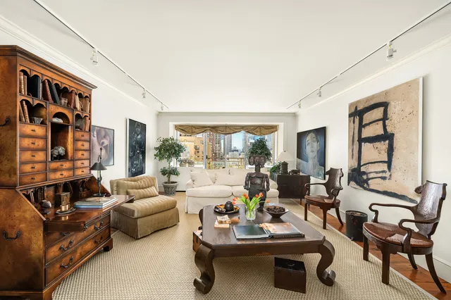 $3,295,000 | 150 East 69th Street, Unit 19N | Lenox Hill