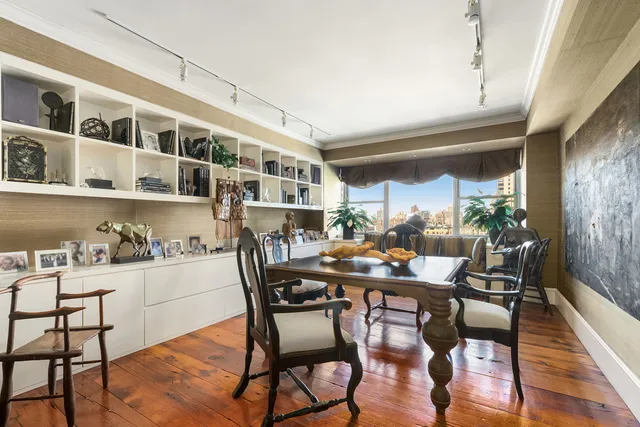 $3,295,000 | 150 East 69th Street, Unit 19N | Lenox Hill