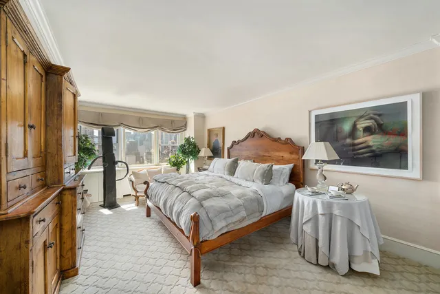 $3,295,000 | 150 East 69th Street, Unit 19N | Lenox Hill
