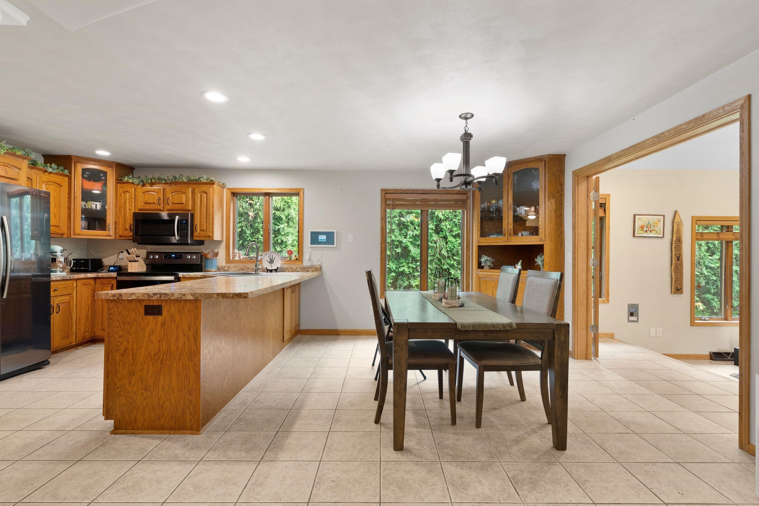 W2585 Oakbrook Court Appleton, WI 54915 - Photo 22 of 56