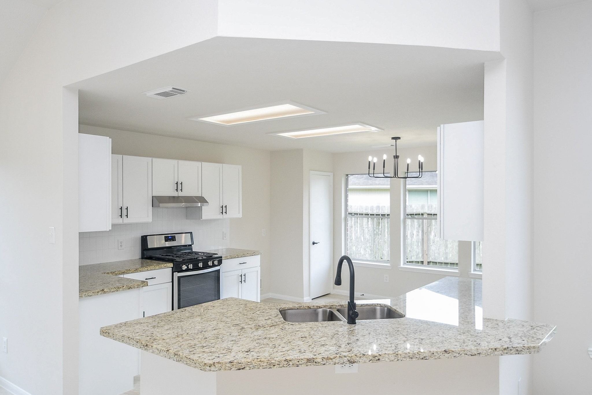 1422 Township Court Rosenberg, TX 77471 - Photo 12 of 32