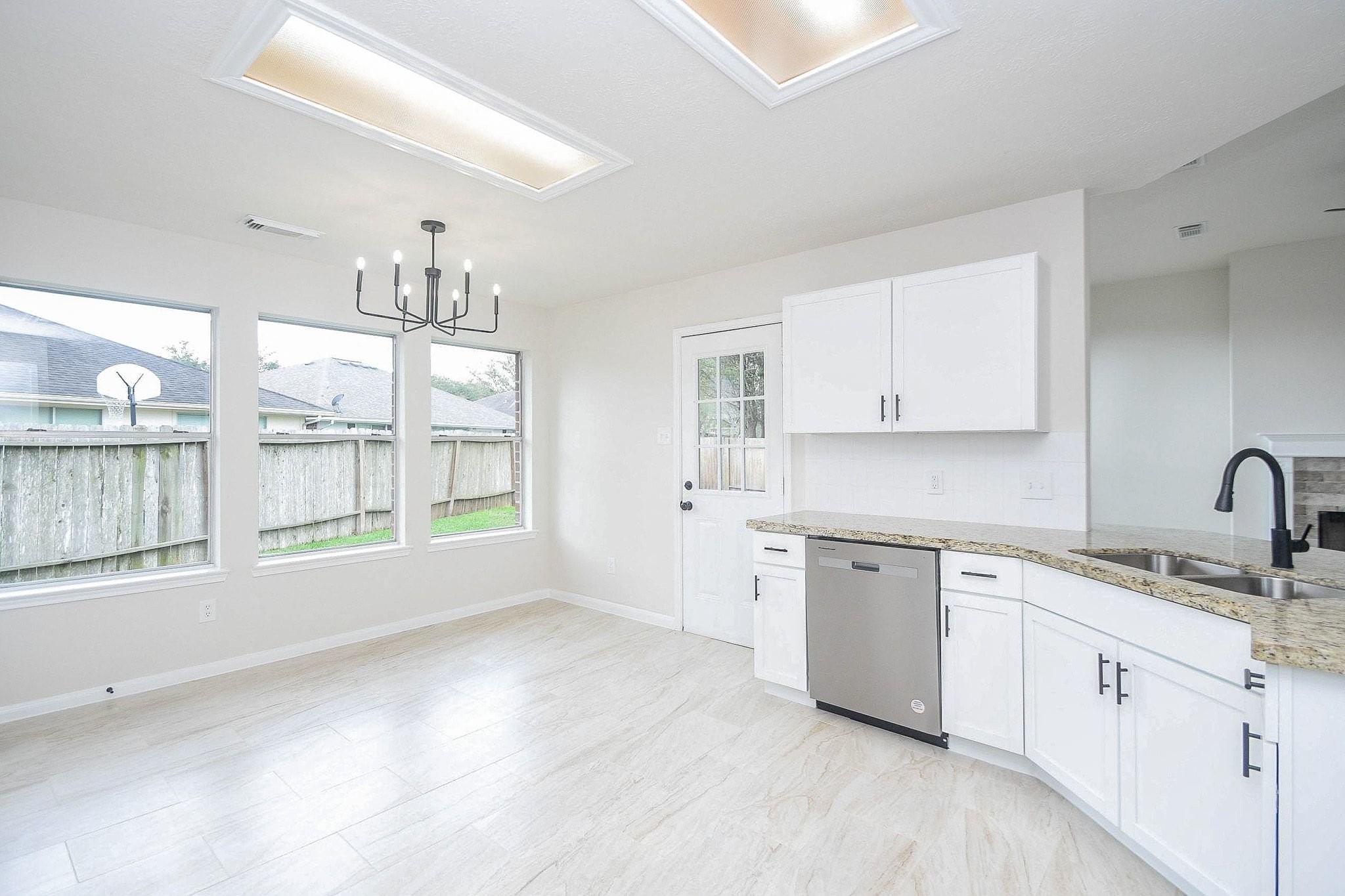 1422 Township Court Rosenberg, TX 77471 - Photo 14 of 32