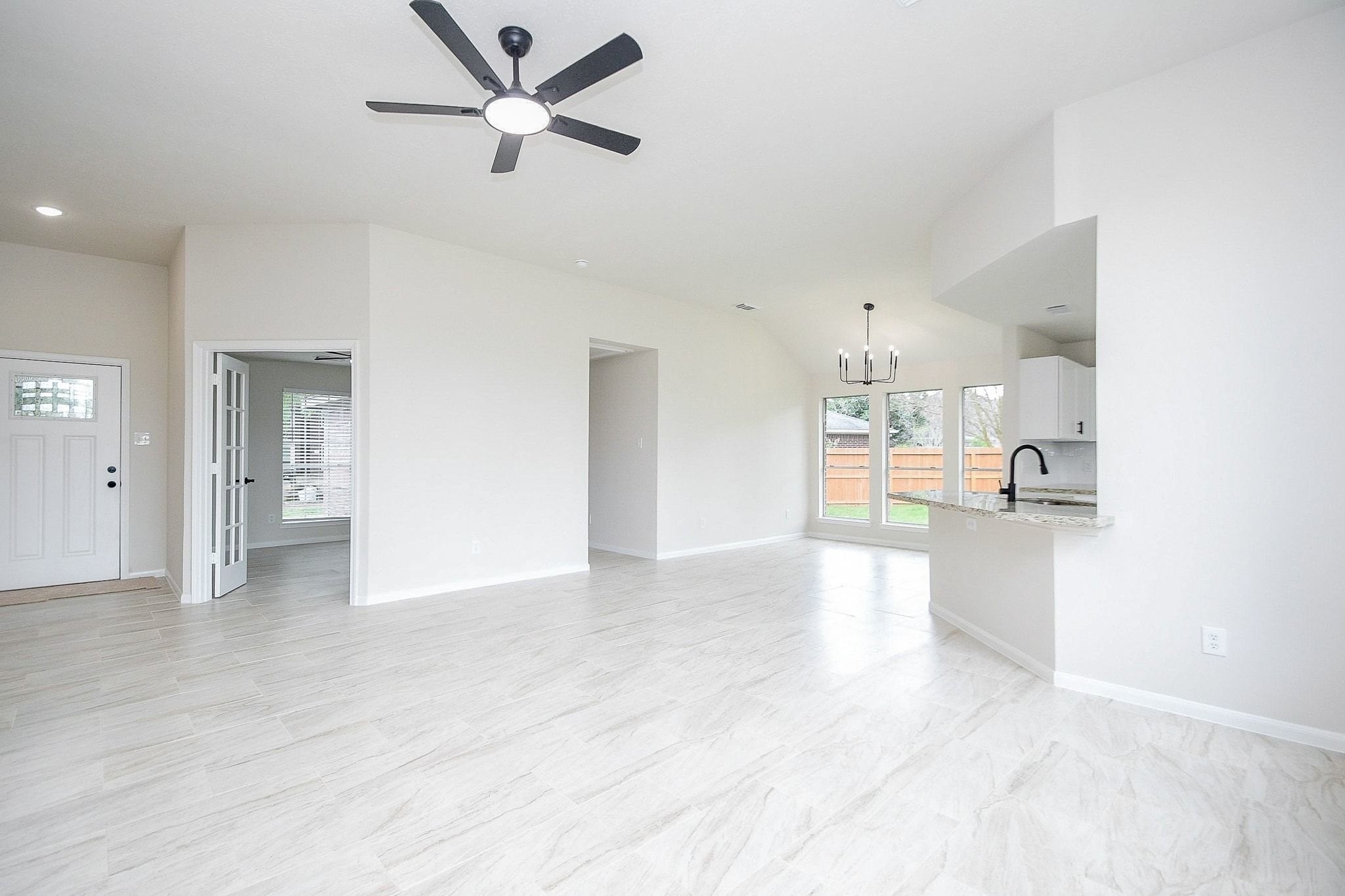 1422 Township Court Rosenberg, TX 77471 - Photo 7 of 32