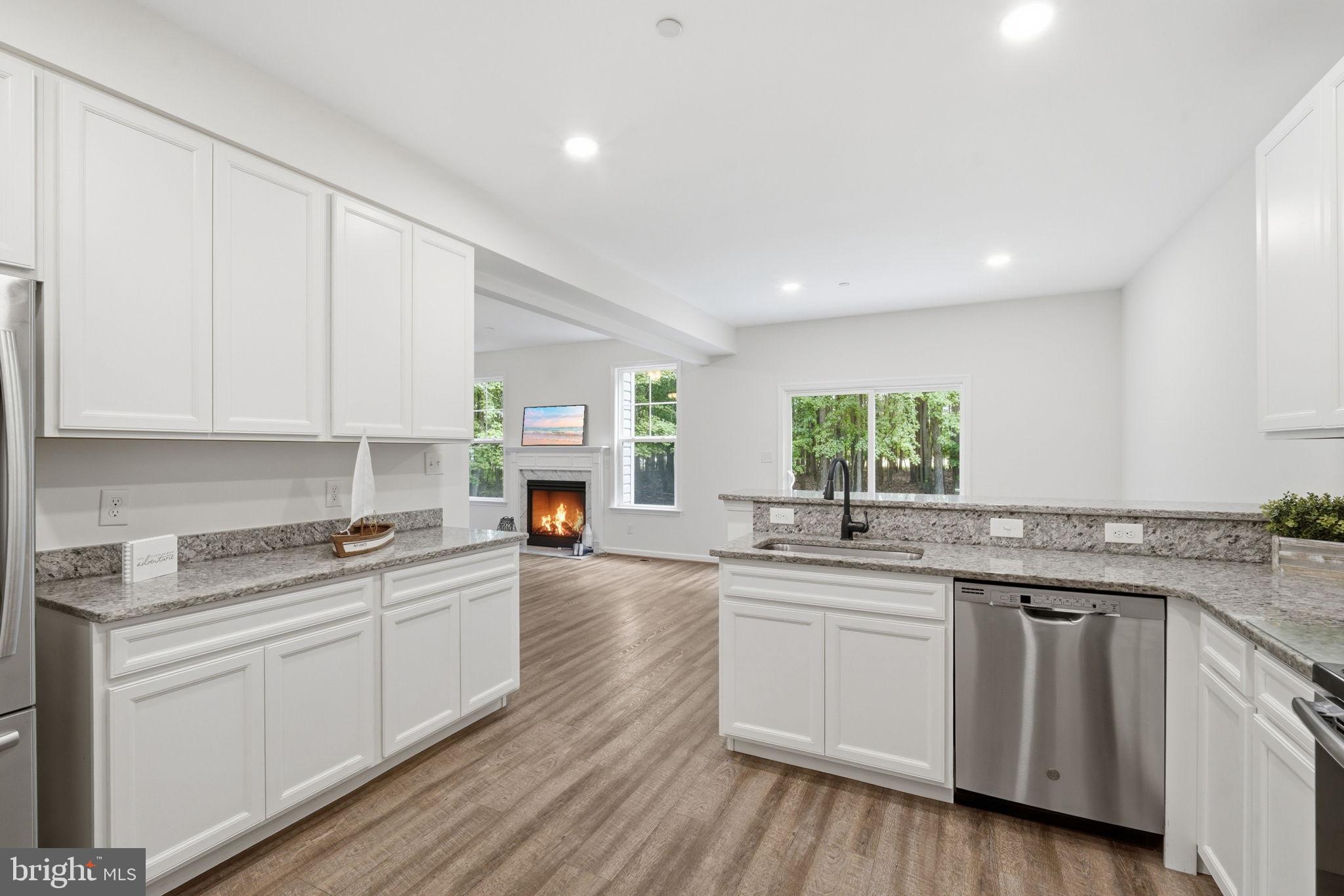 124 Riverside Drive Chester, MD 21619 - Photo 11 of 44 Gorgeous Kitchen, granite countertops/