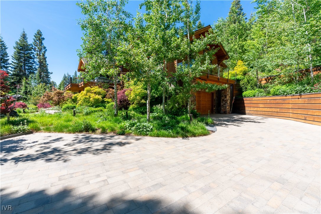 475 Tuscarora Road Crystal Bay, NV 89402 - Photo 8 of 49 Parking area