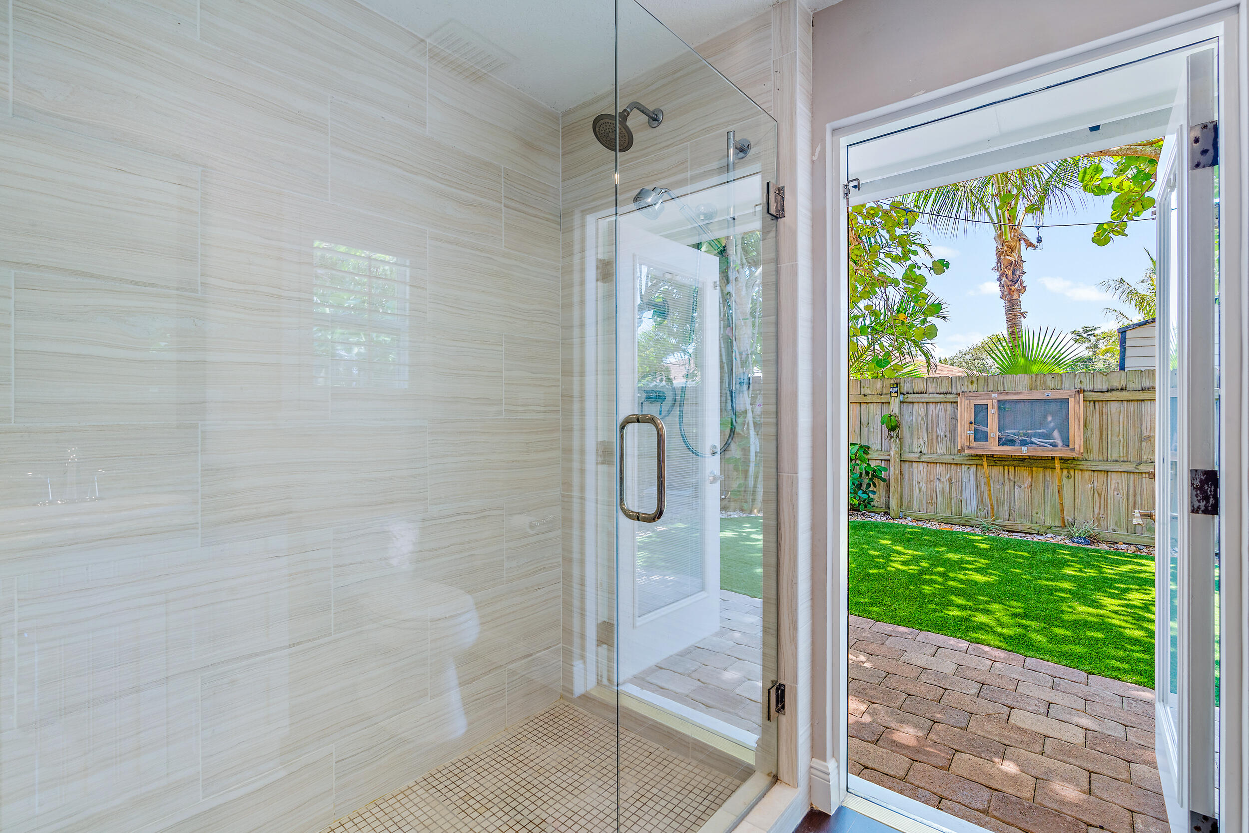 106 Windsor Road East Jupiter, FL 33469 - Photo 26 of 38 106 Windsor Road E-27