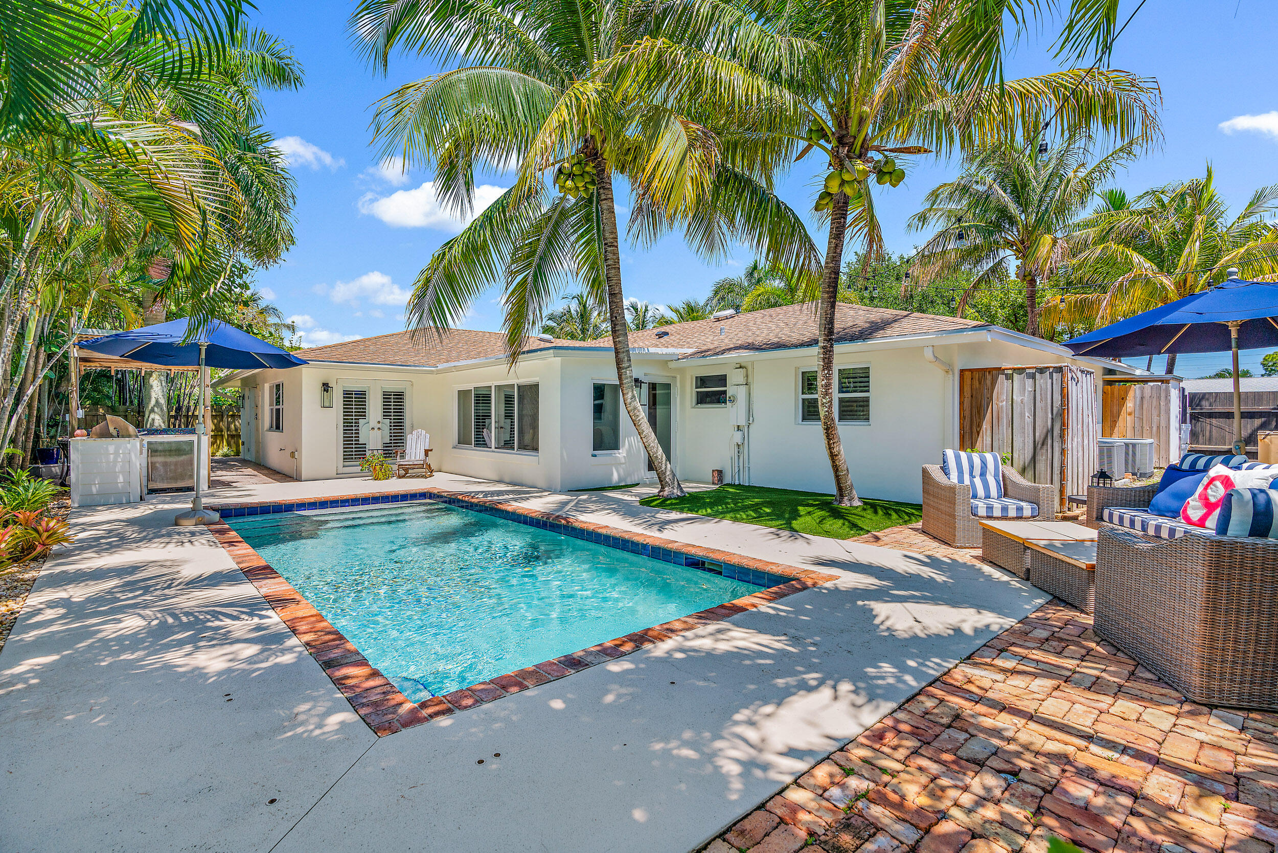 106 Windsor Road East Jupiter, FL 33469 - Photo 29 of 38 106 Windsor Road E-32