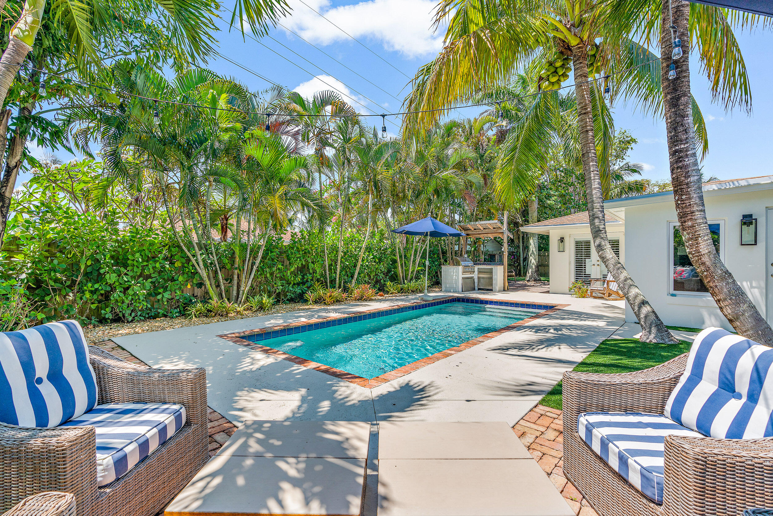 106 Windsor Road East Jupiter, FL 33469 - Photo 32 of 38 106 Windsor Road E-33