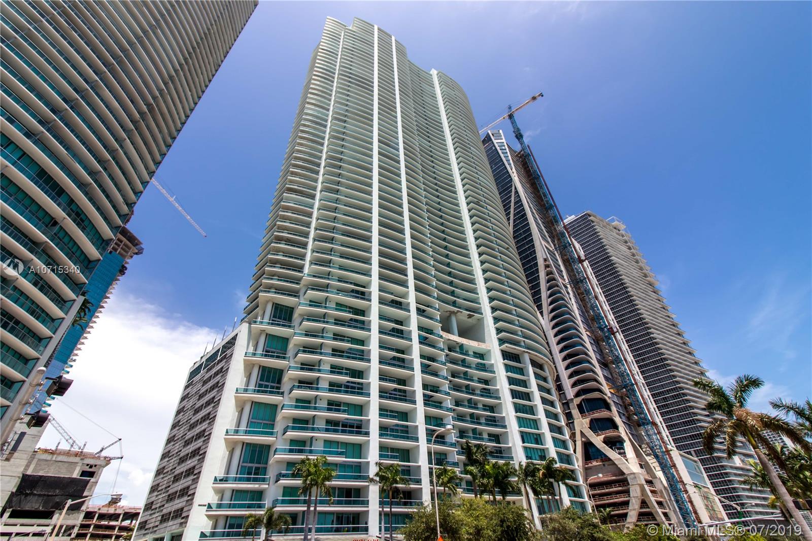 900 Biscayne Boulevard, Unit 705 Miami, FL 33132 - Photo 41 of 43 a view of a large building