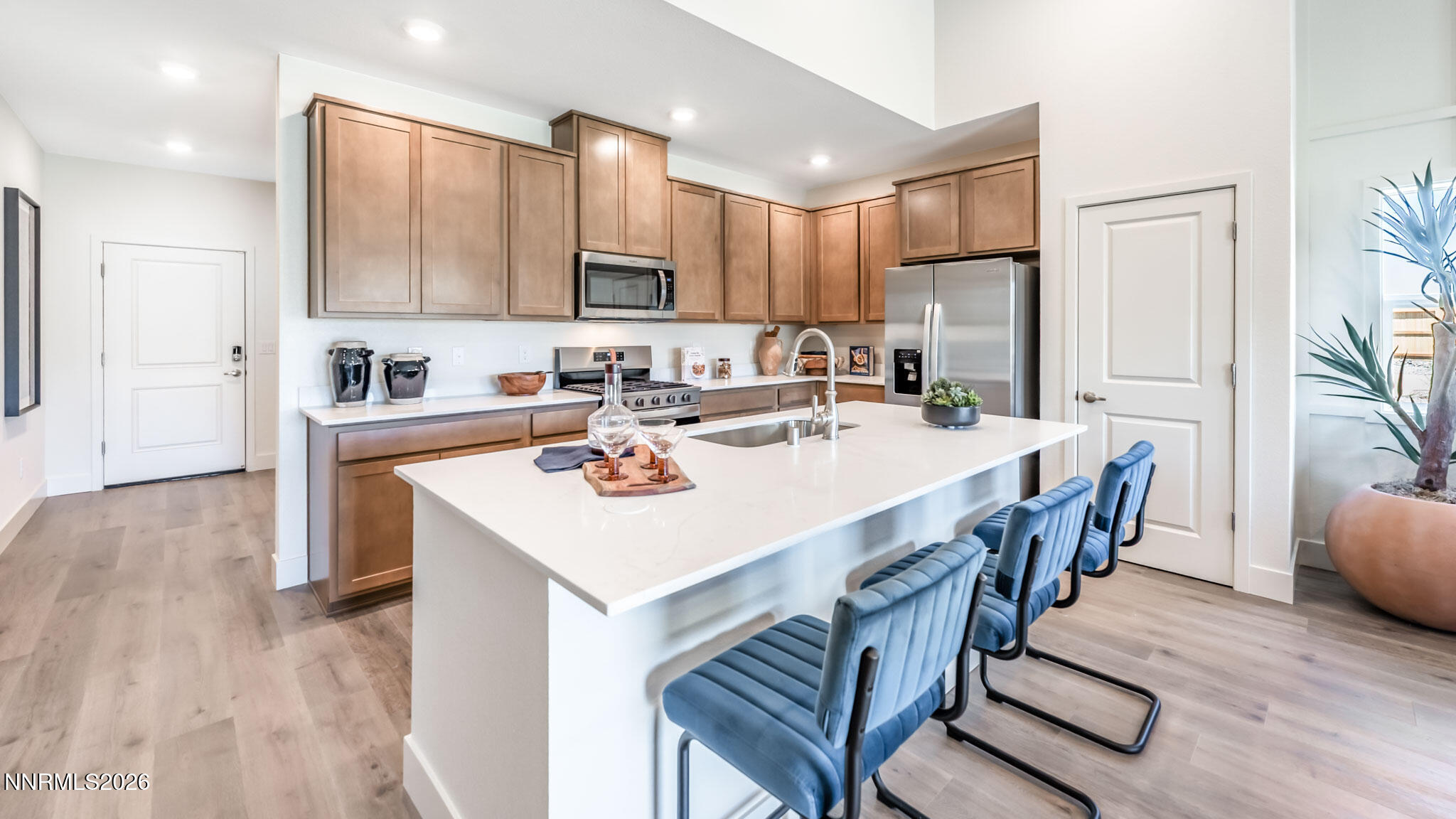 645 Fraser Loop Dayton, NV 89403 - Photo 10 of 33 Kitchen