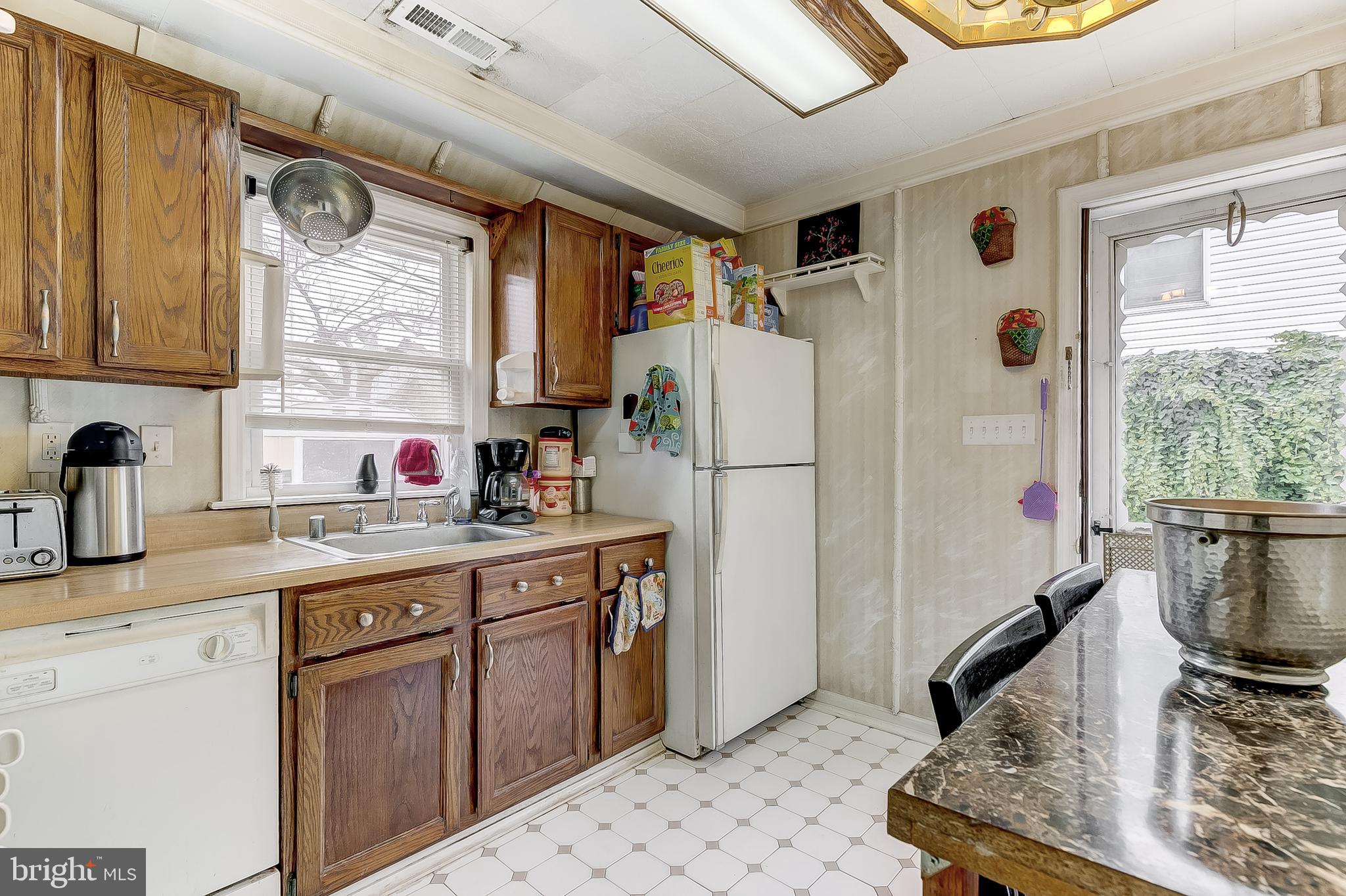 3403 Sollers Point Road Baltimore, MD 21222 - Photo 8 of 29