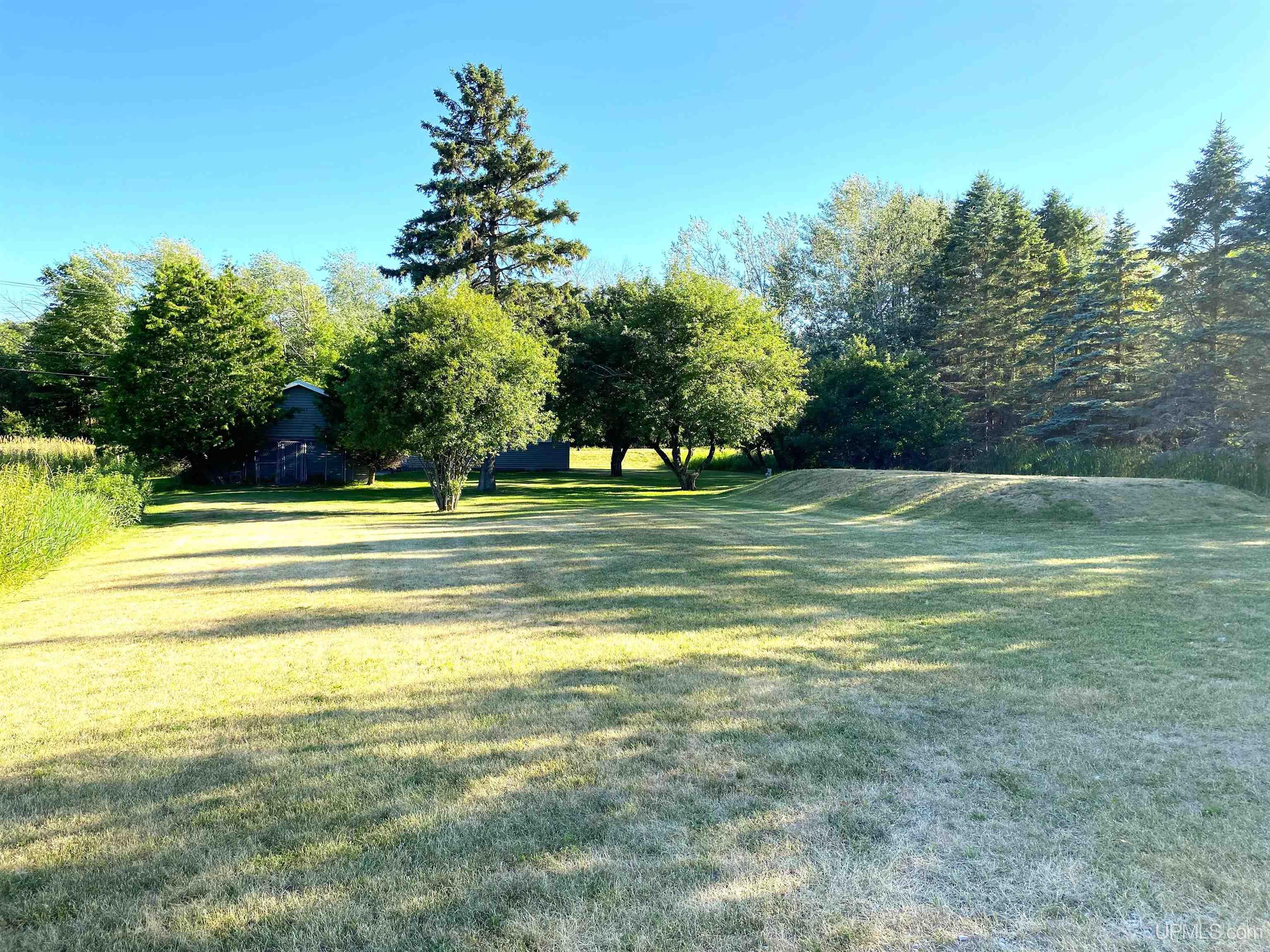 5404 18th Road Escanaba, MI 49829 - Photo 10 of 28