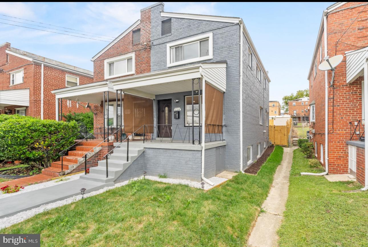 714 Hamilton Street Northeast Washington, DC 20011 - Photo 2 of 43