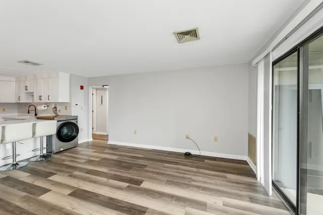 $295,000 | 3 Roedean Drive, Unit 207, Nashua, NH 03063