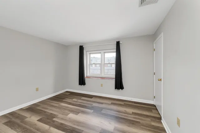 $295,000 | 3 Roedean Drive, Unit 207, Nashua, NH 03063