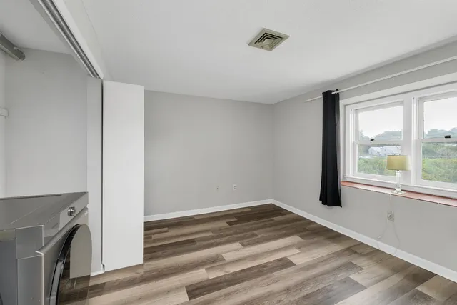 $295,000 | 3 Roedean Drive, Unit 207, Nashua, NH 03063