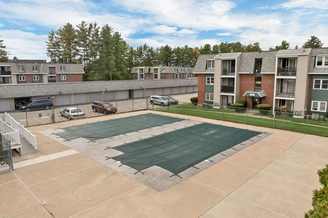 $295,000 | 3 Roedean Drive, Unit 207, Nashua, NH 03063