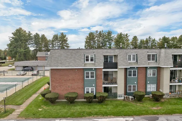 $295,000 | 3 Roedean Drive, Unit 207, Nashua, NH 03063