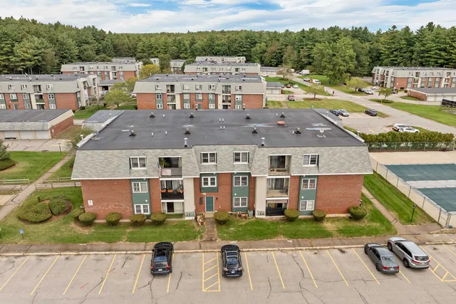 $295,000 | 3 Roedean Drive, Unit 207, Nashua, NH 03063