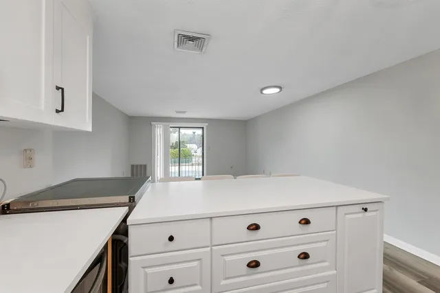 $295,000 | 3 Roedean Drive, Unit 207, Nashua, NH 03063