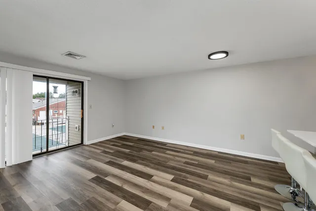 $295,000 | 3 Roedean Drive, Unit 207, Nashua, NH 03063