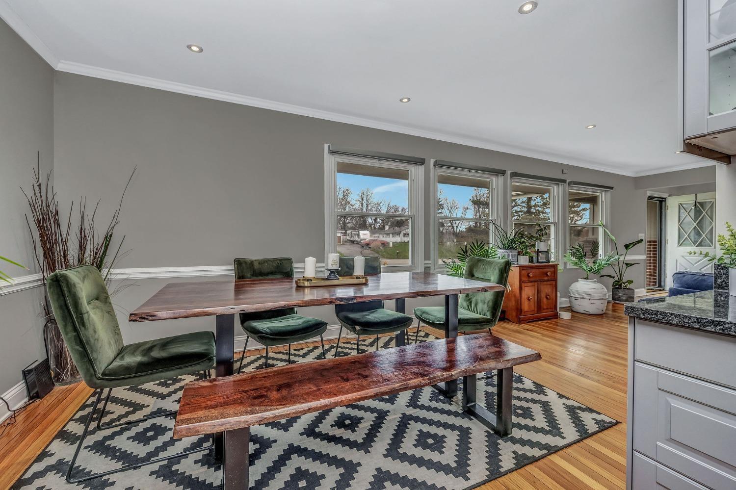 10068 Winton Road Cincinnati, OH 45231 - Photo 6 of 32 Gallery Image 6