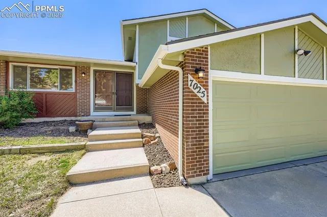 $450,000 | 7025 Nettlewood Place, Colorado Springs, CO 80918