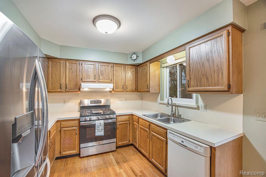 2927 Corinthia Drive Rochester Hills, MI 48309 - Photo 9 of 32