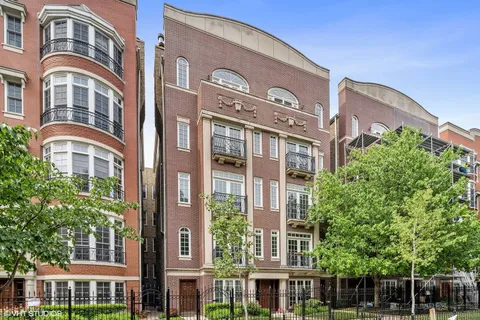 $799,000 | 630 West Wrightwood Avenue, Unit 4W, Chicago, IL 60614