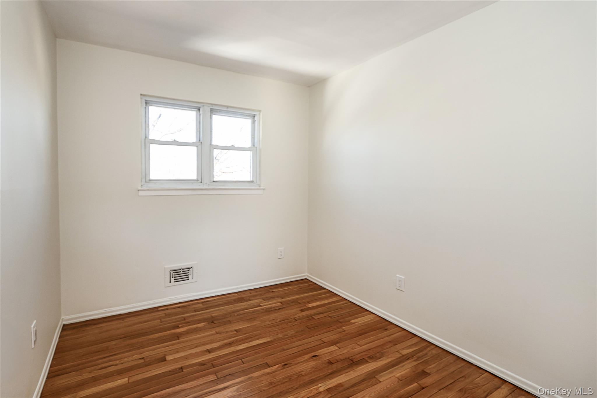 216-14 132nd Road Queens, NY 11413 - Photo 14 of 26 Bedroom 2