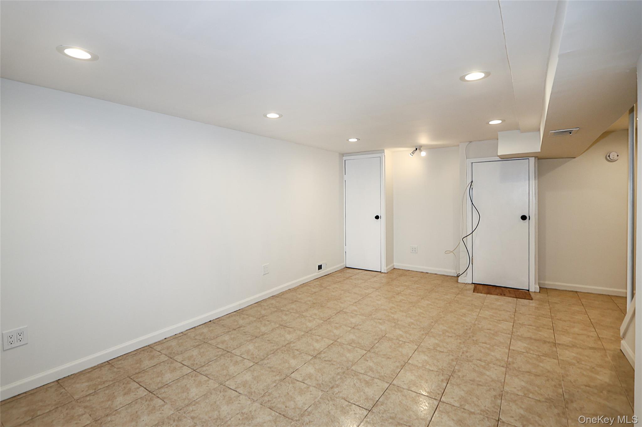 216-14 132nd Road Queens, NY 11413 - Photo 19 of 26