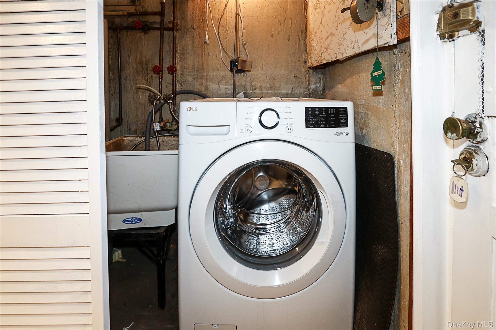 216-14 132nd Road Queens, NY 11413 - Photo 22 of 26