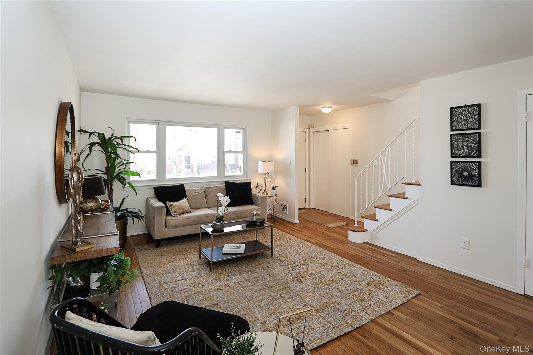 216-14 132nd Road Queens, NY 11413 - Photo 4 of 26