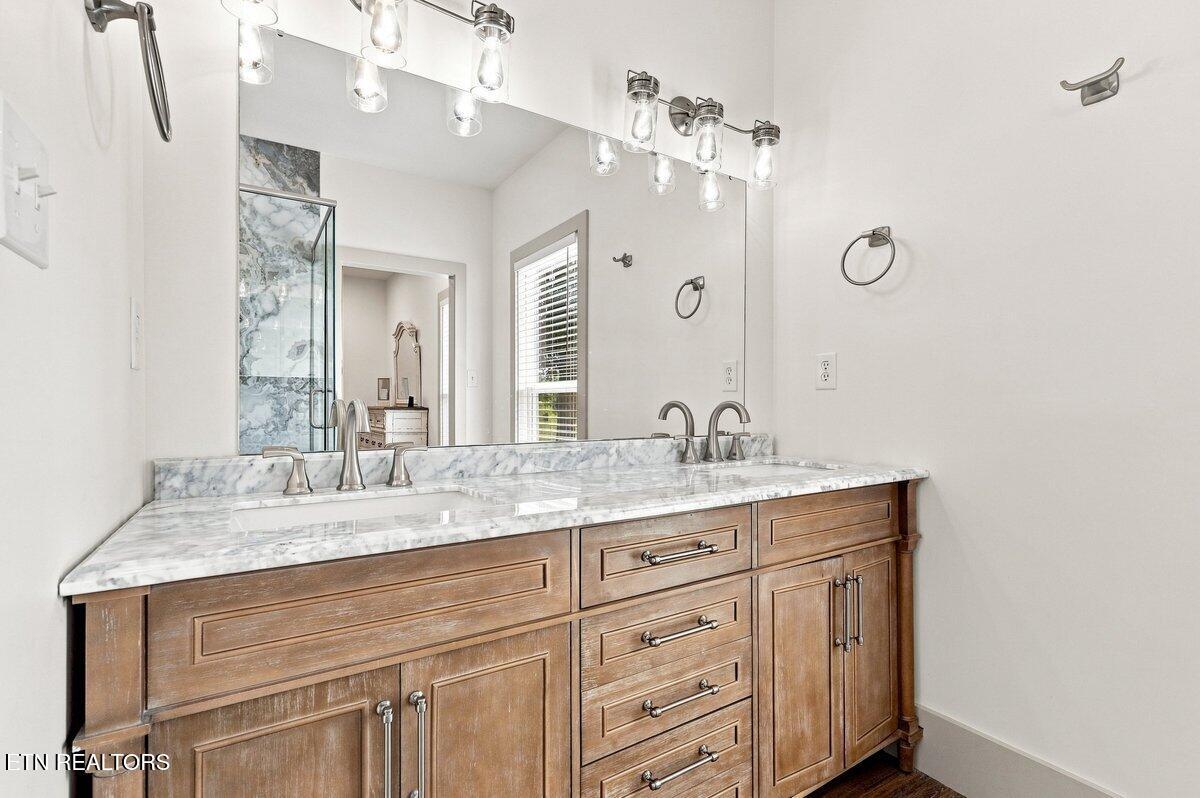 1495 Matlock Bend Road East Loudon, TN 37774 - Photo 25 of 50 Master Bath