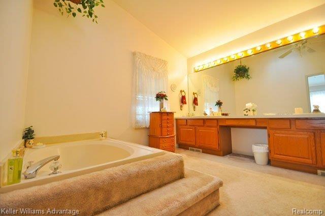 45719 Hanford Road Canton, MI 48187 - Photo 16 of 24 15-MasterBath.jpg