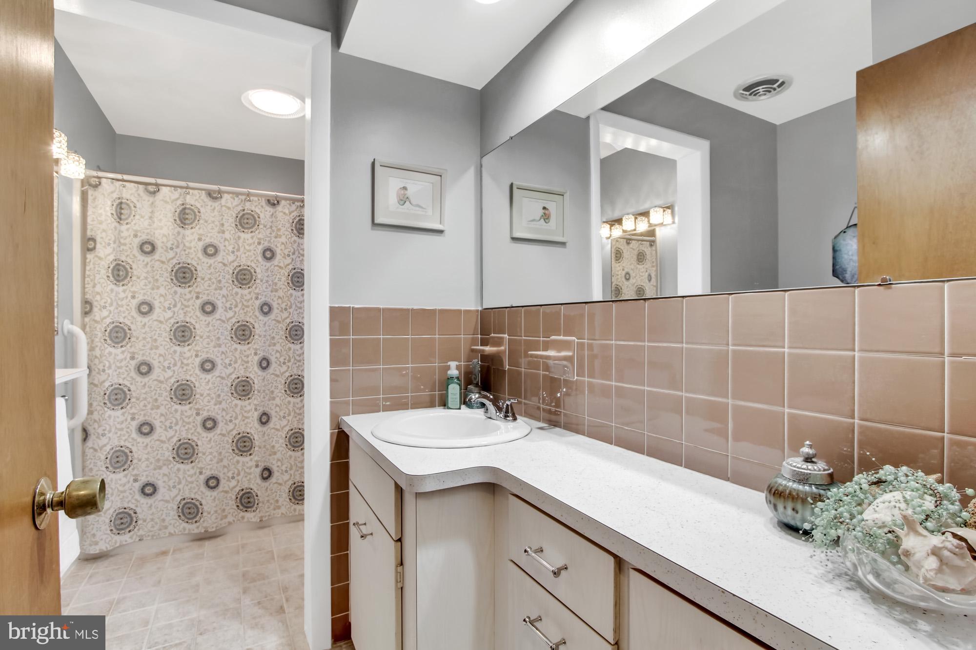 1201 Valley View Road York, PA 17403 - Photo 16 of 34 Gallery Image 16