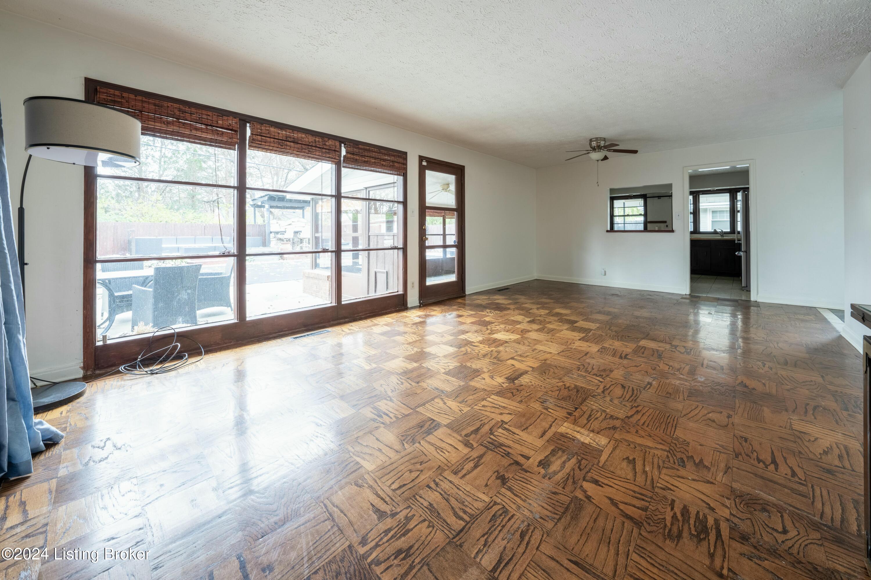 3134 Radiance Road Louisville, KY 40220 - Photo 7 of 34 tempImageAubxMO