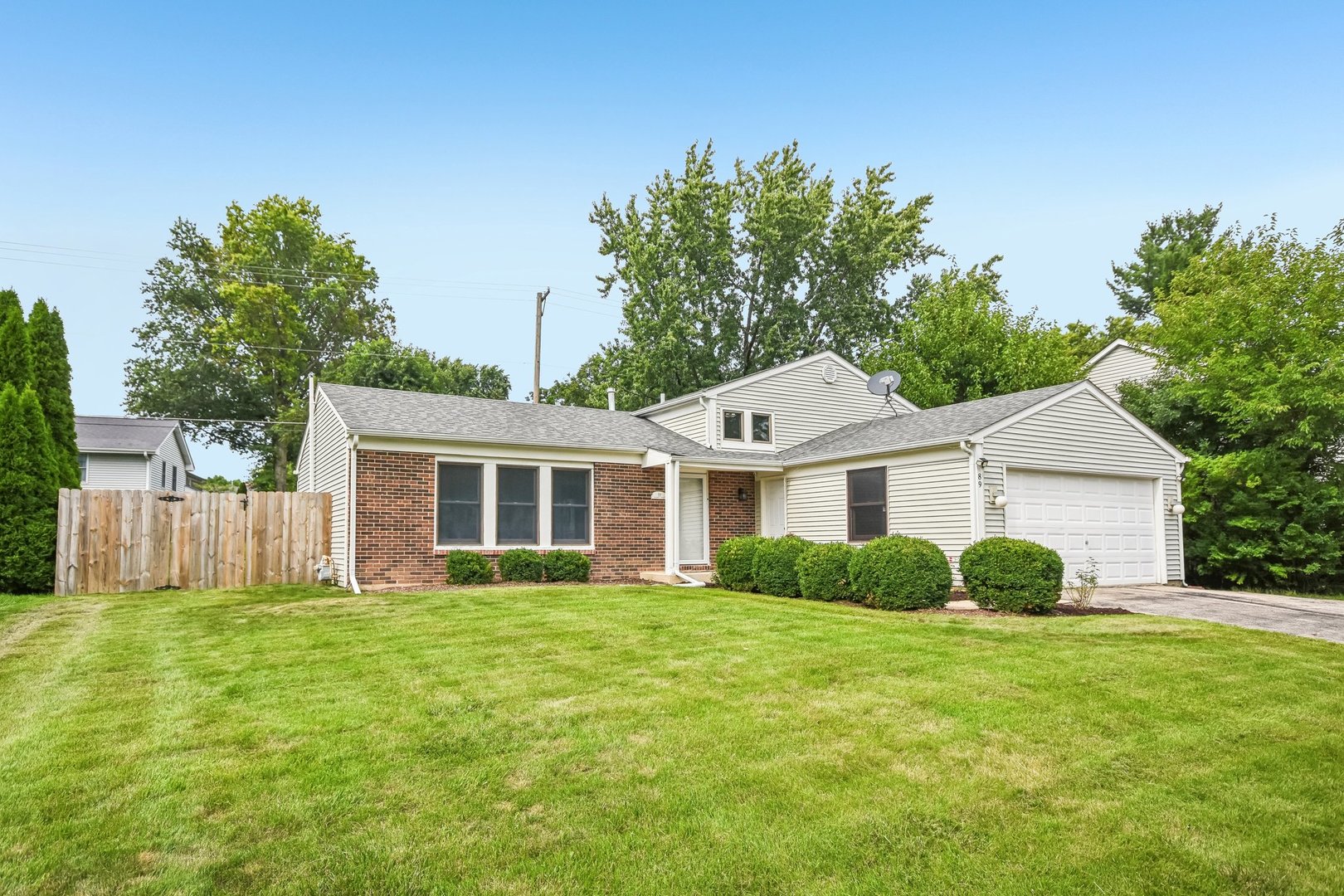 89 Foxcroft Road Naperville, IL 60565 - Photo 6 of 37 Gallery Image 6