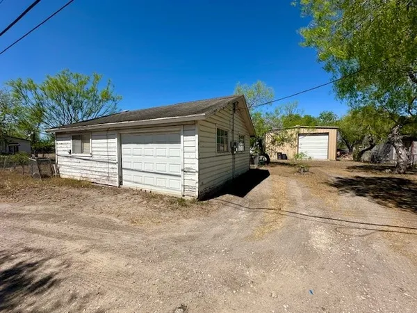 $75,000 | 1109 East Huisache Avenue, Kingsville, TX 78363