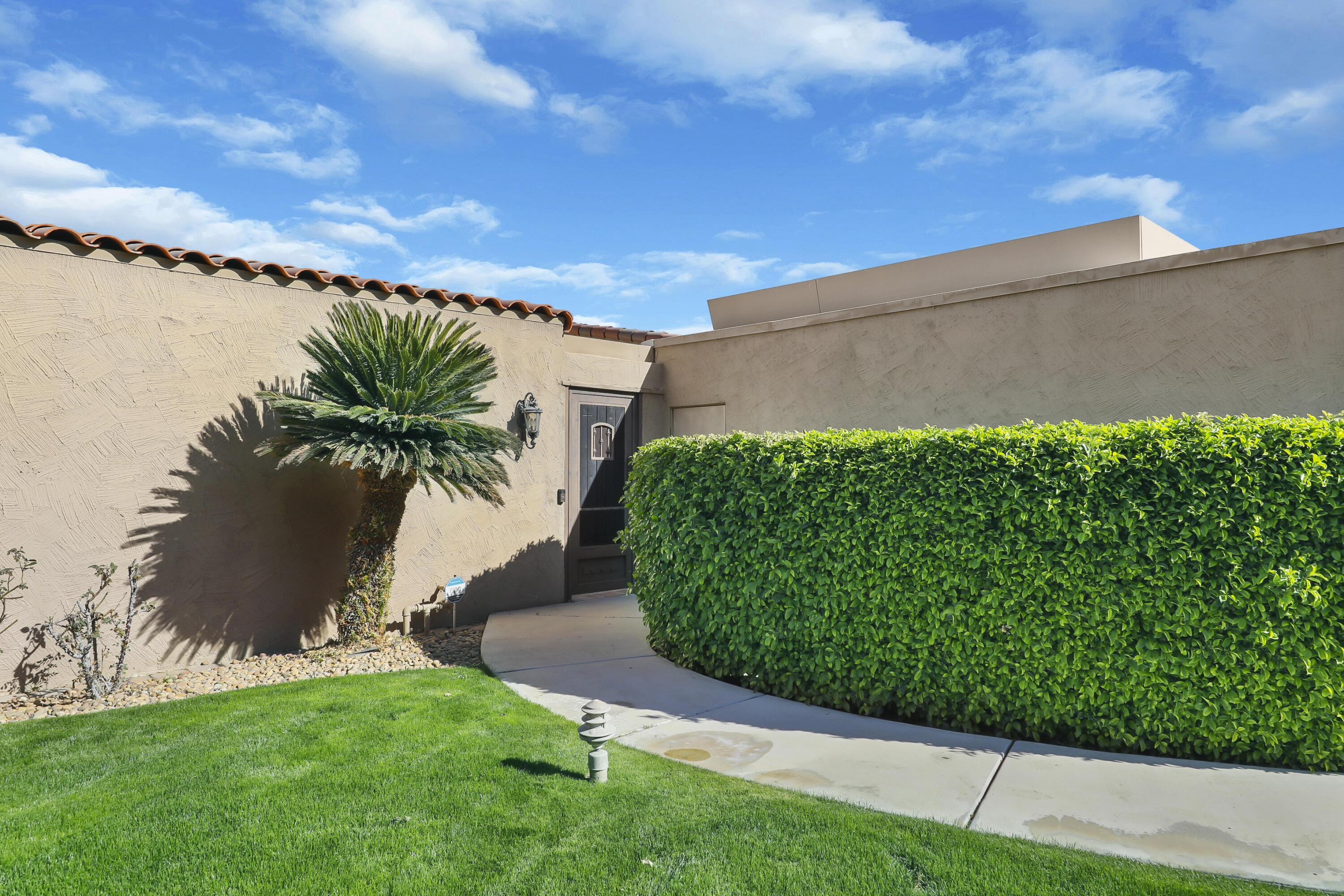 77766 Cherokee Road Indian Wells, CA 92210 - Photo 3 of 42 Front Entry