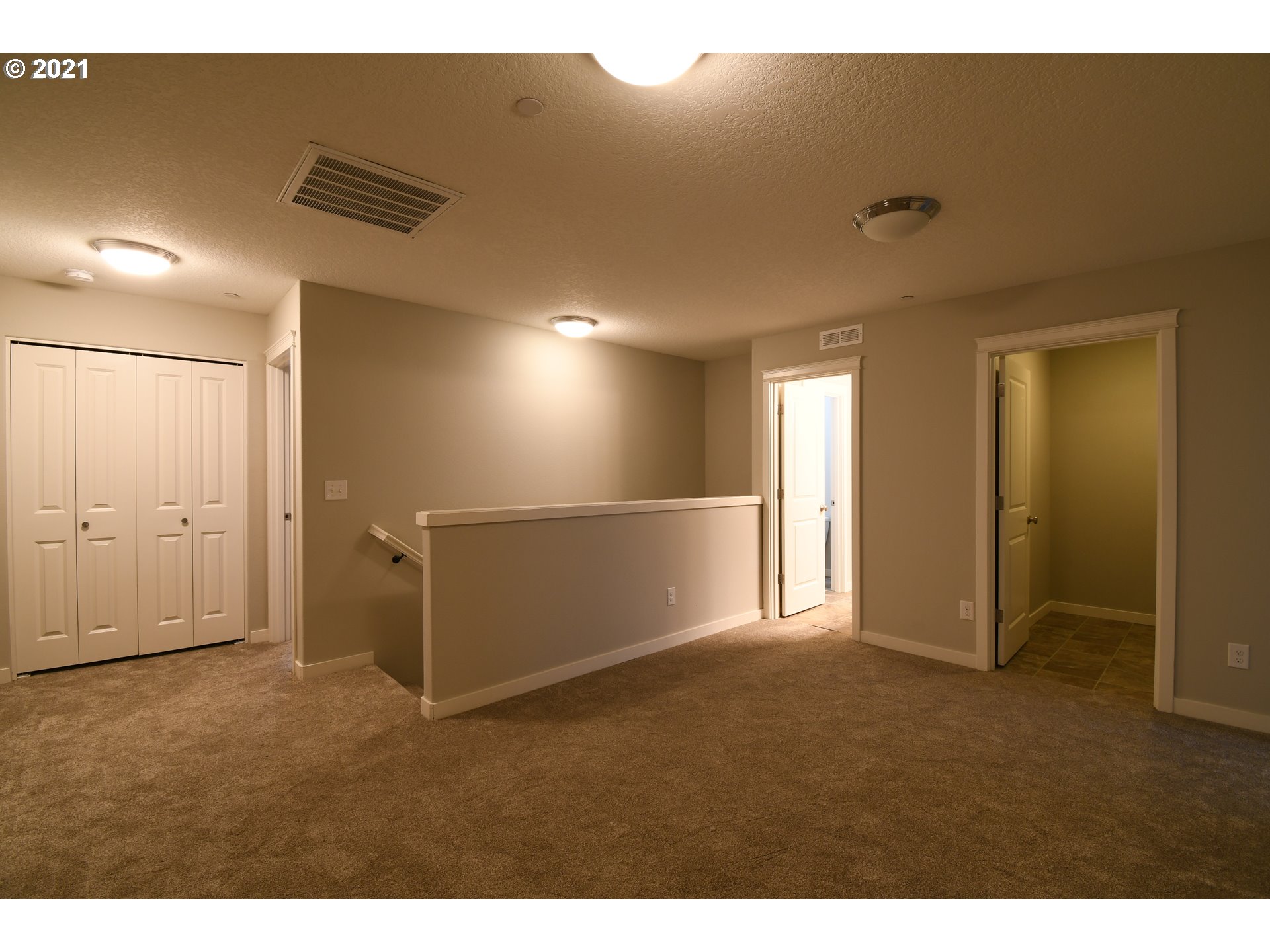 116 North 44th Place Ridgefield, WA 98642 - Photo 8 of 20 a view of an empty room