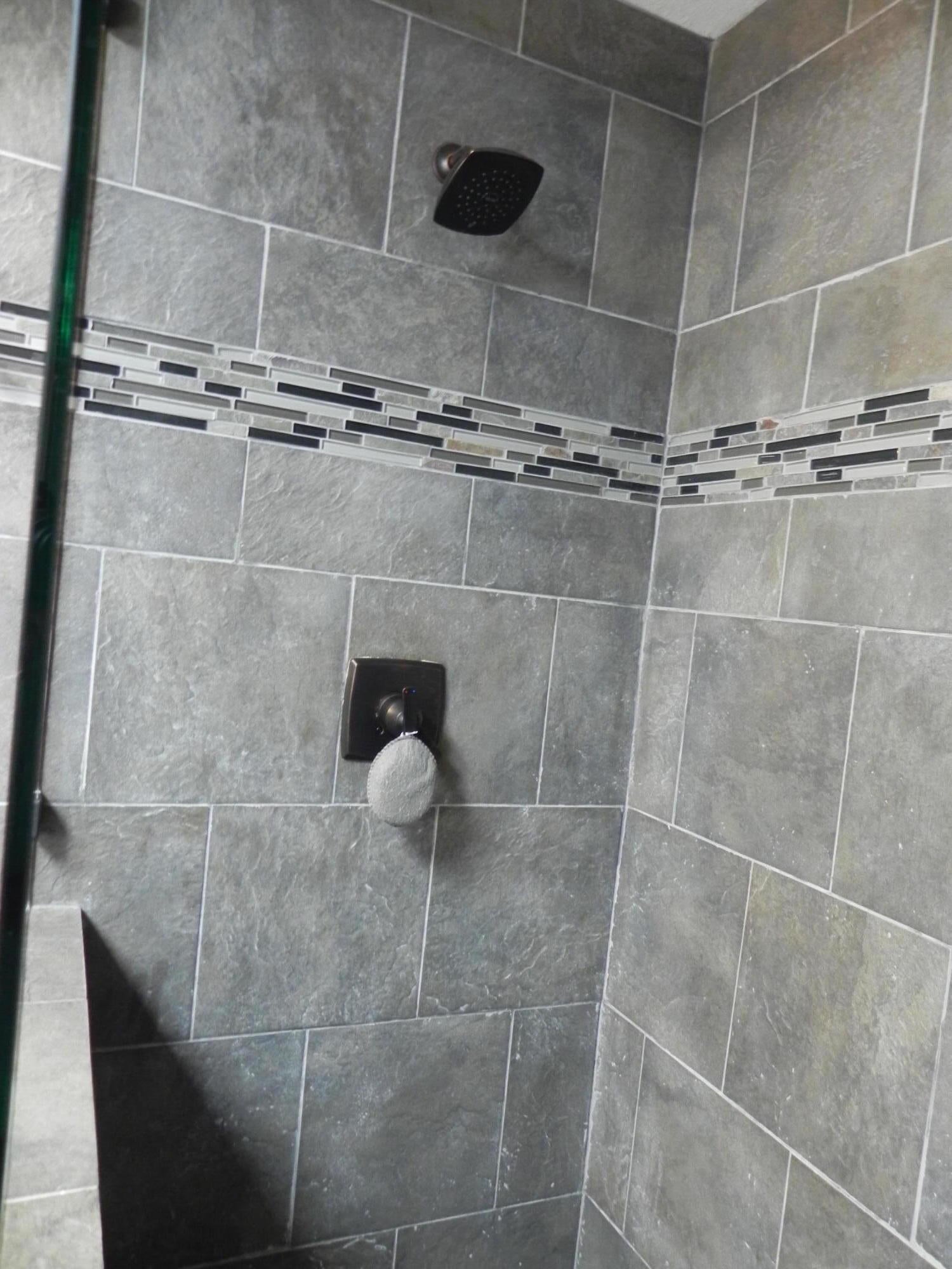 4334 Pleasant Creek Road Rogue River, OR 97537 - Photo 36 of 43 Hall Bath shower.
