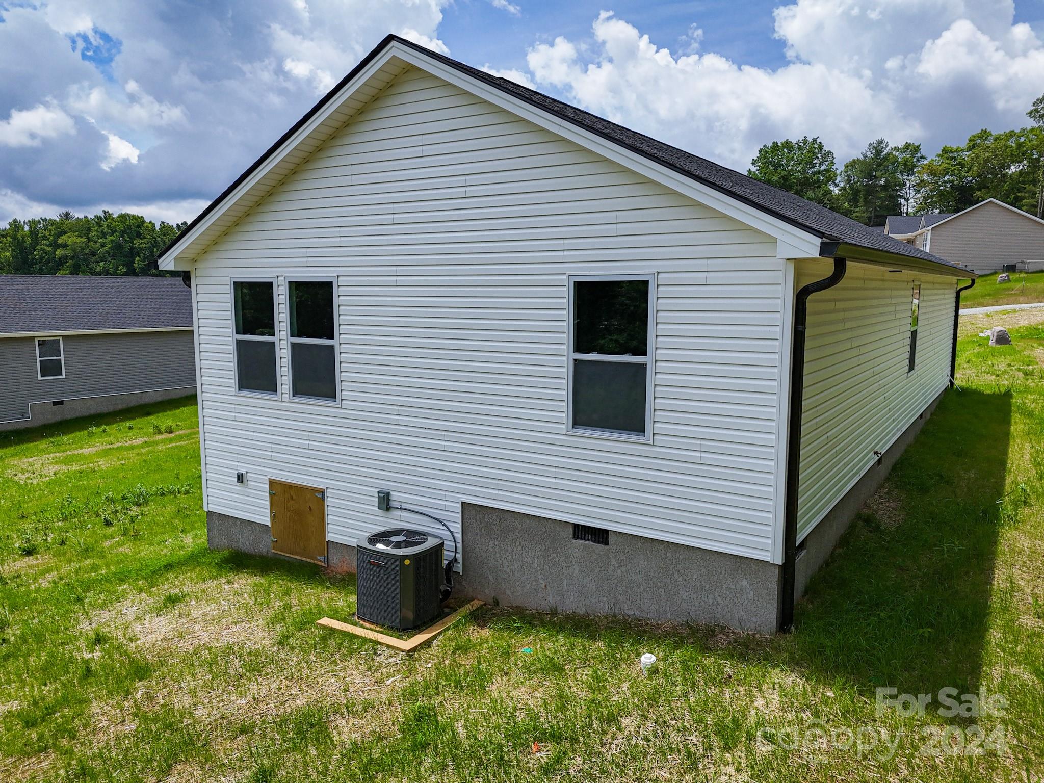 111 Tuttle Road Hendersonville, NC 28792 - Photo 33 of 37 Gallery Image 33
